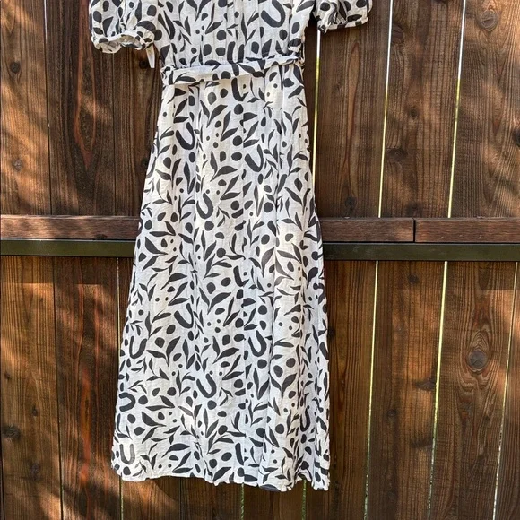 NWT THML Black and White Patterned dress. - Picture 9 of 13